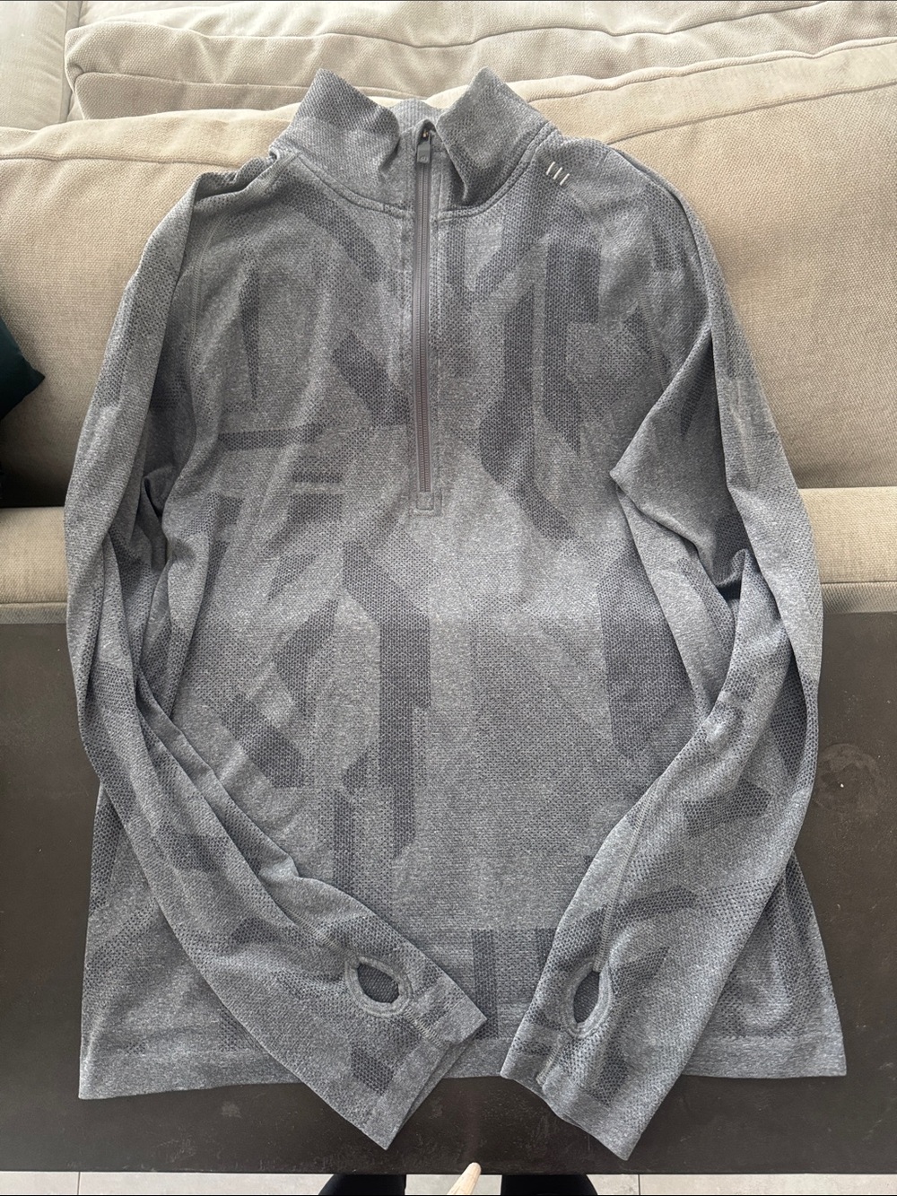 Men’s Lulu Lemon used in excellent condition long sleeve grey top medium